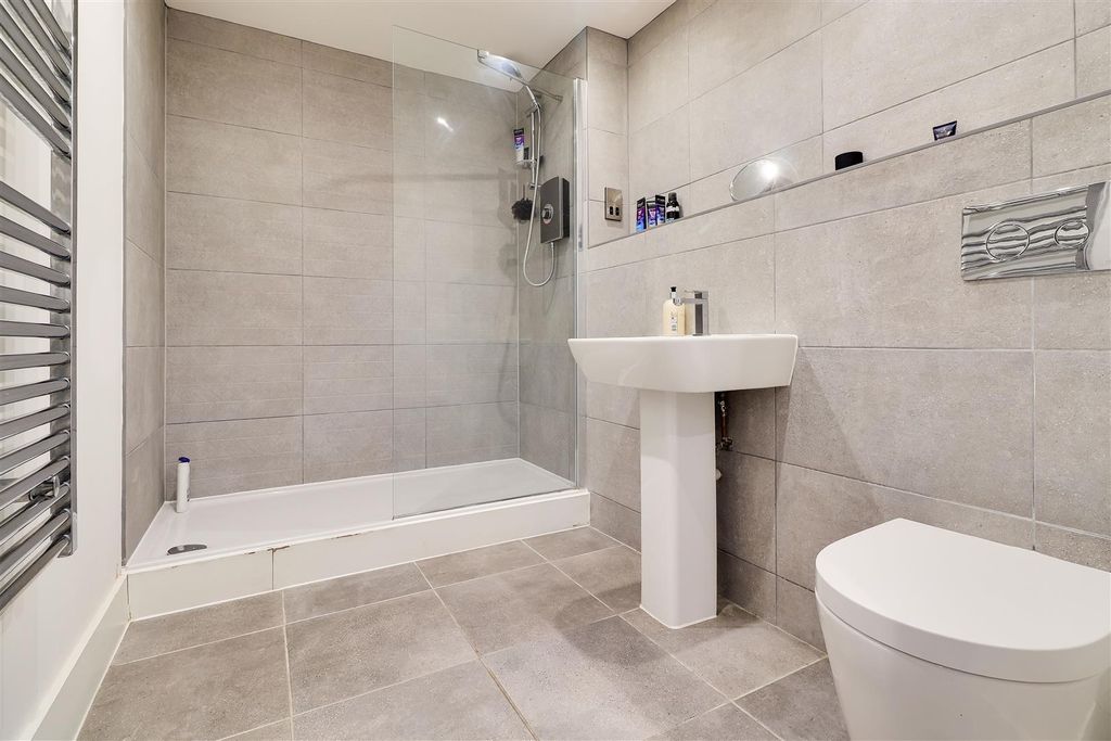 Additional image 12 of 1 bed flat for saleAttewater House, Water Street CB4