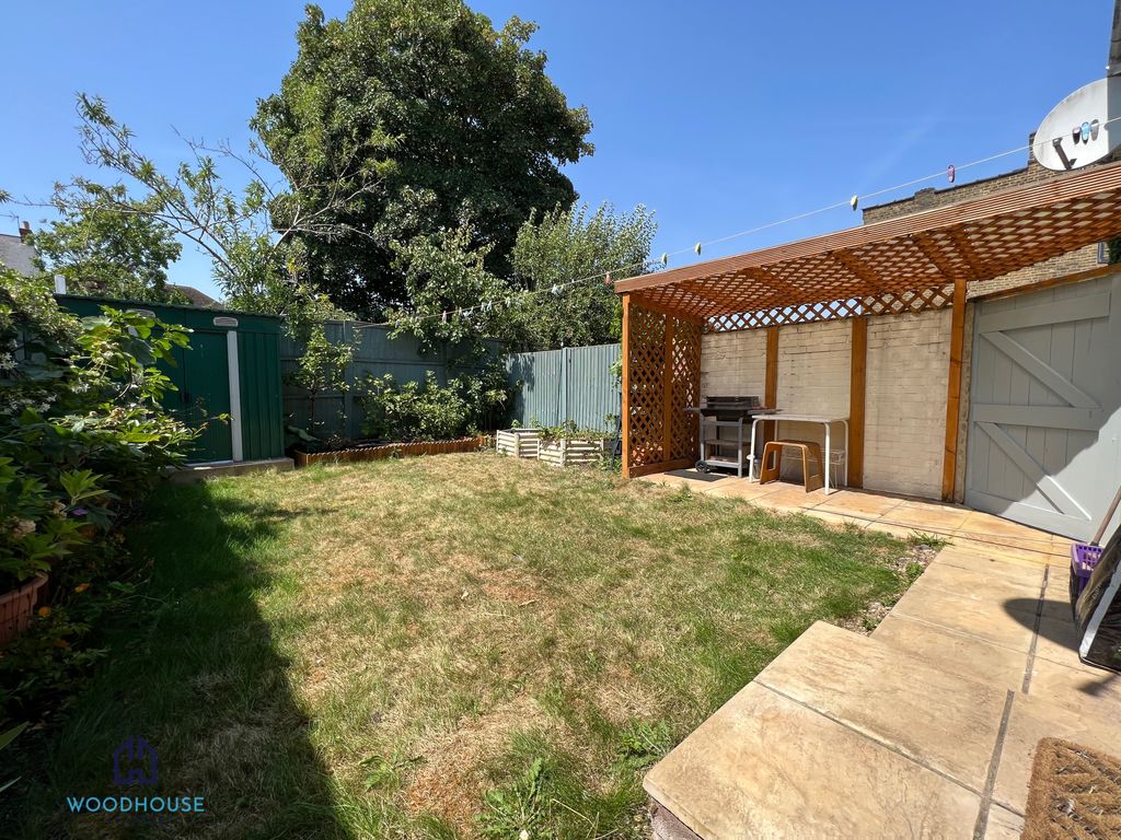 Property photo 1 of 6