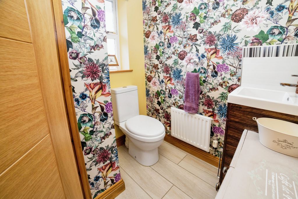Property photo 3 of 24 Wc
