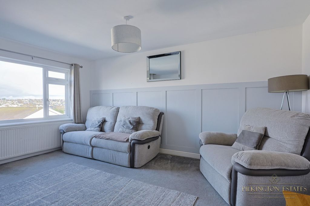 Property photo 3 of 21 4633232