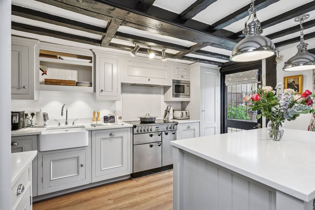 Property photo 3 of 24