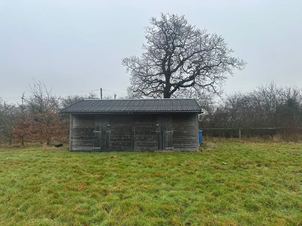 Property photo 3 of 7 Picture No. 02