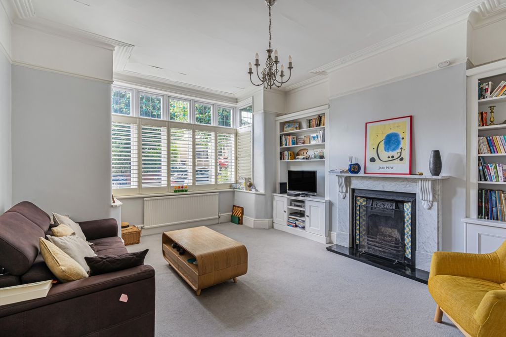Property photo 2 of 15 Sitting Room