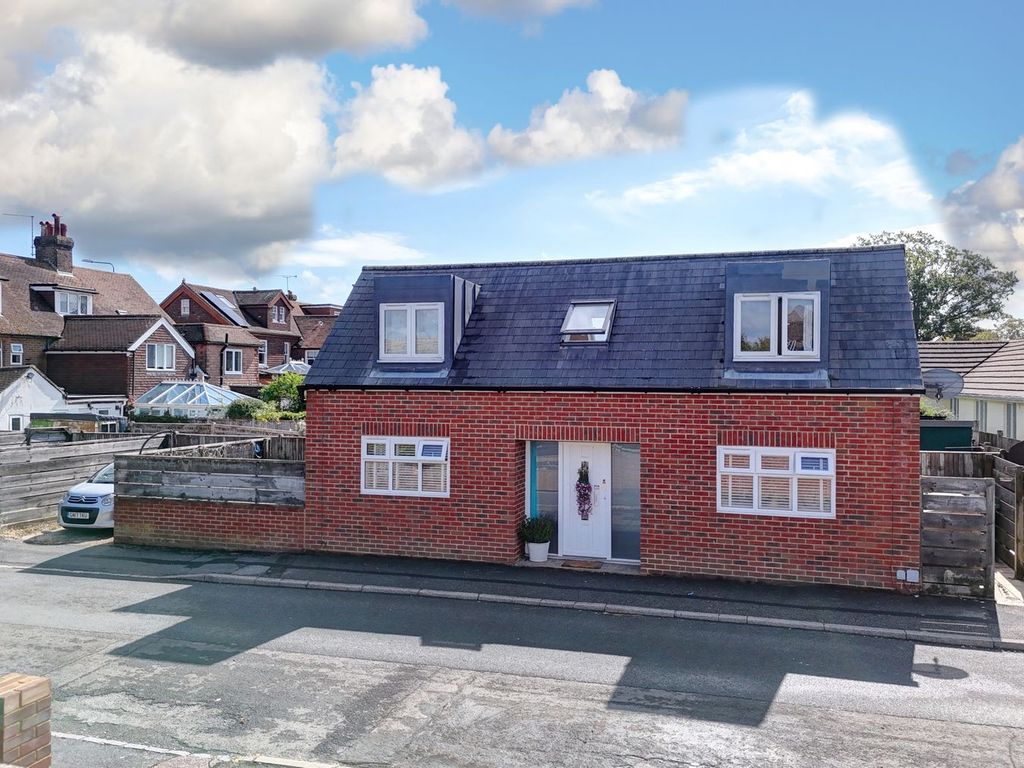 Property photo 1 of 25