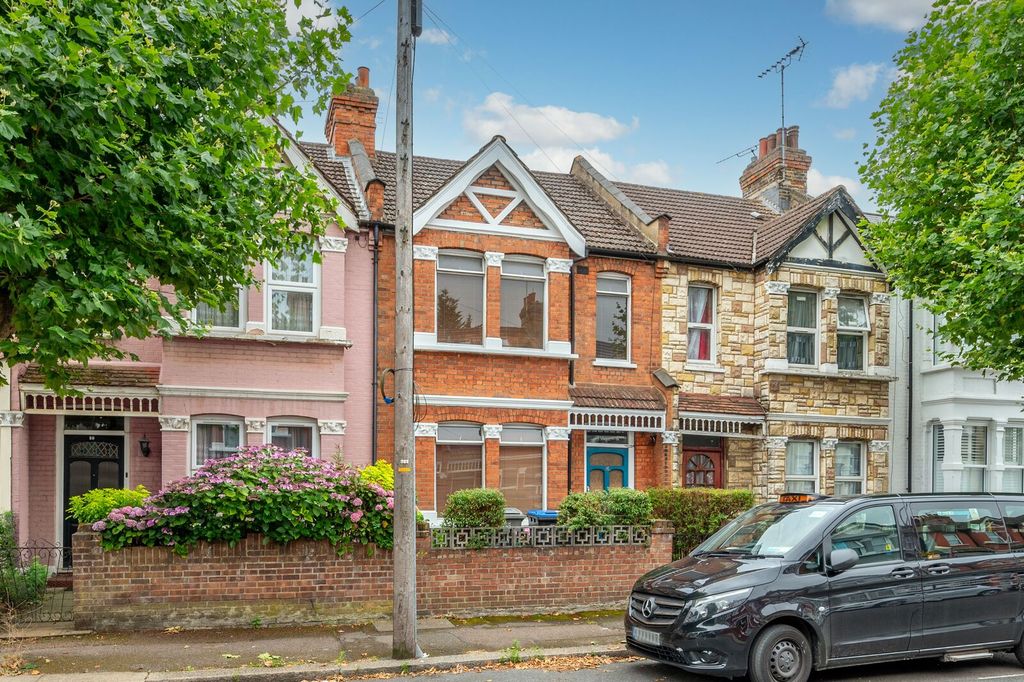 Property photo 1 of 12