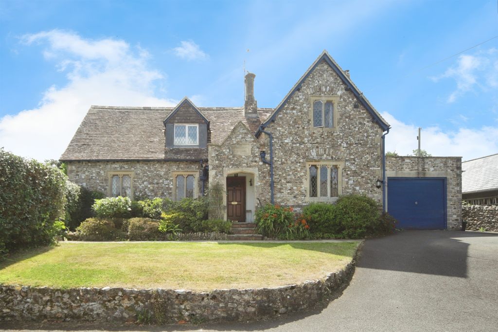 Property photo 1 of 18