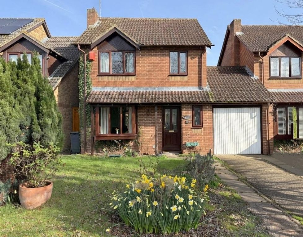 Property photo 1 of 19 2 Front E.Jpg