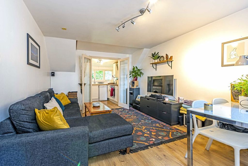 Property photo 2 of 5