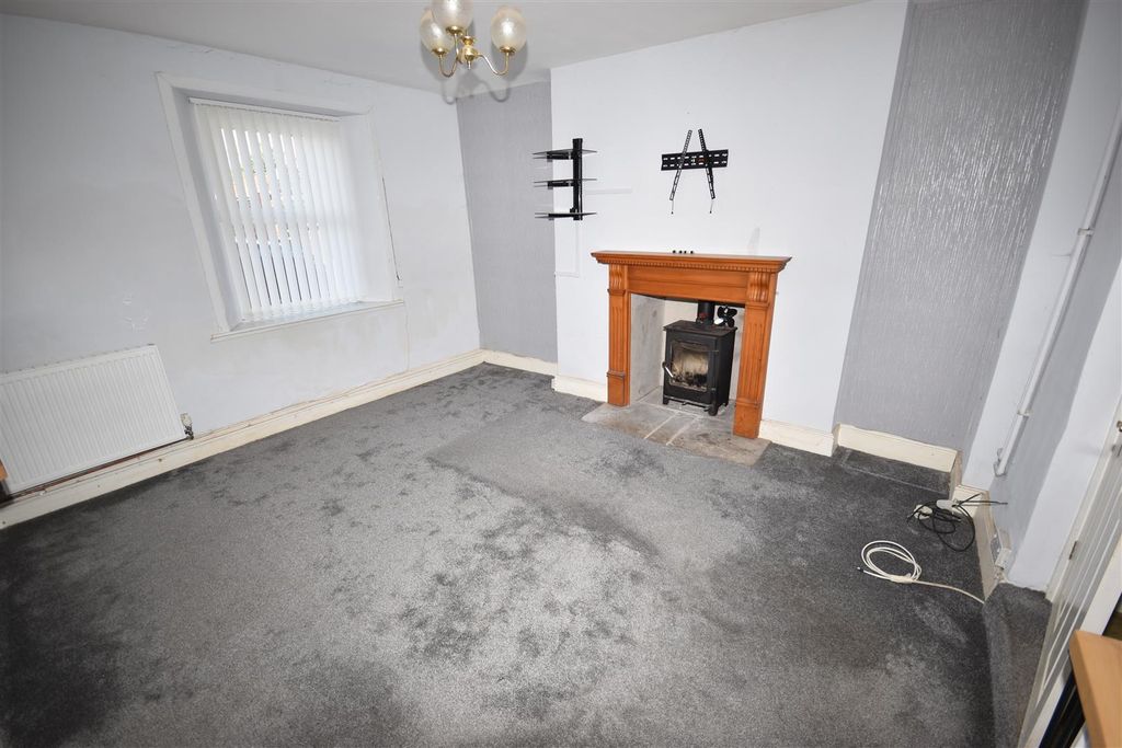 Property photo 3 of 14 Lounge/Dining Room/Kitchen