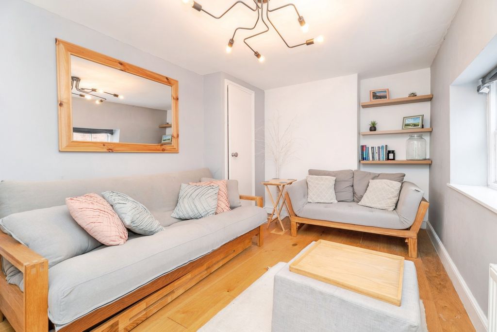 Property photo 3 of 17 Photo