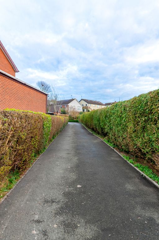Property photo 3 of 48 007