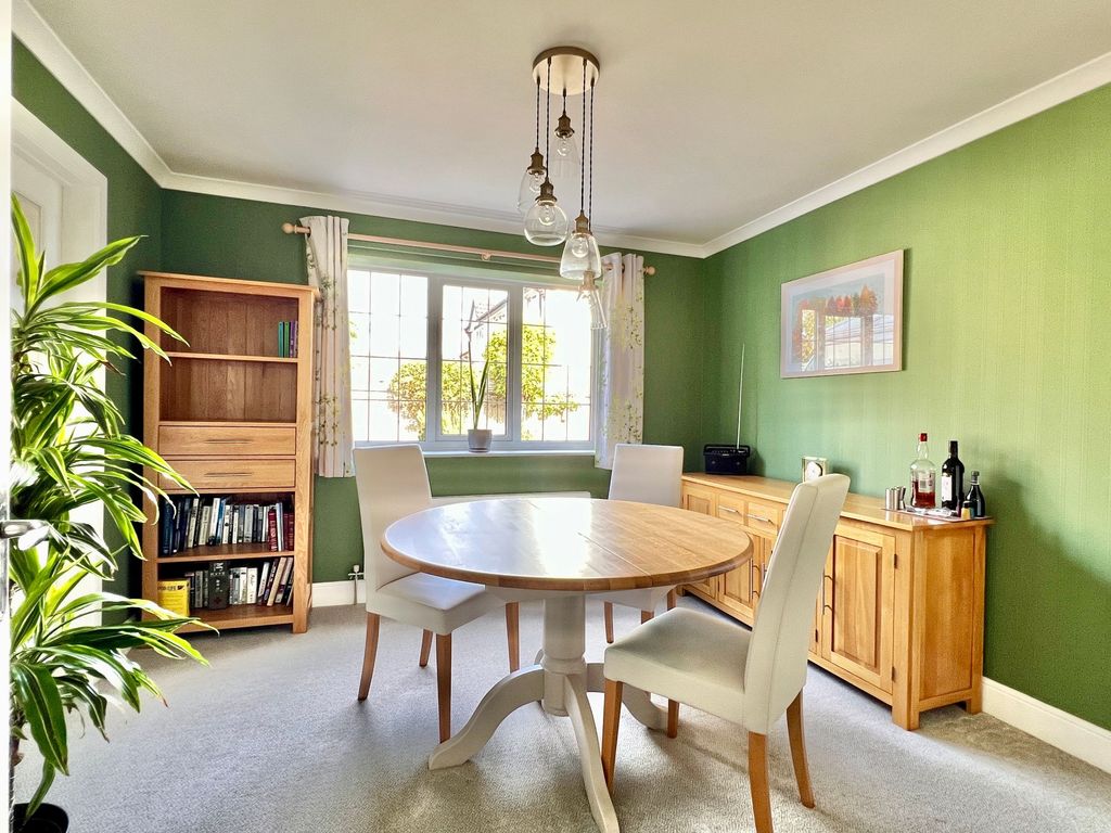 Property photo 3 of 28