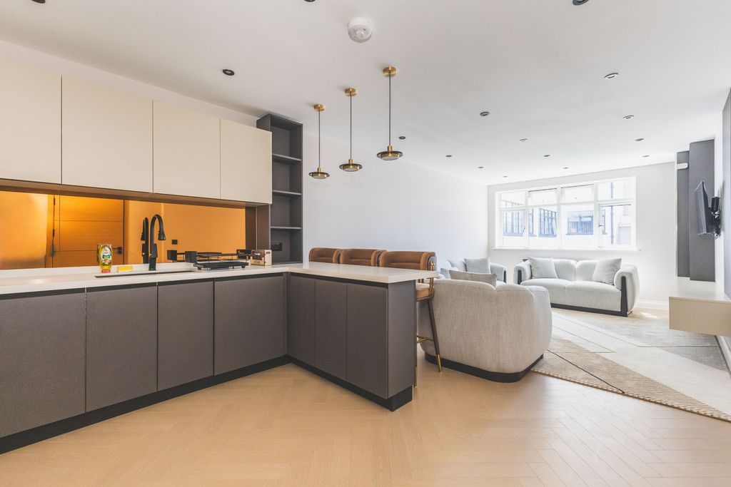 Property photo 2 of 10 6C9A5684