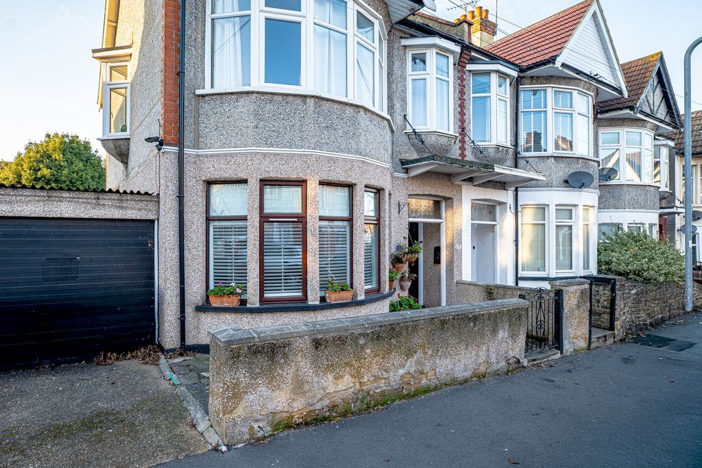 Property photo 1 of 22