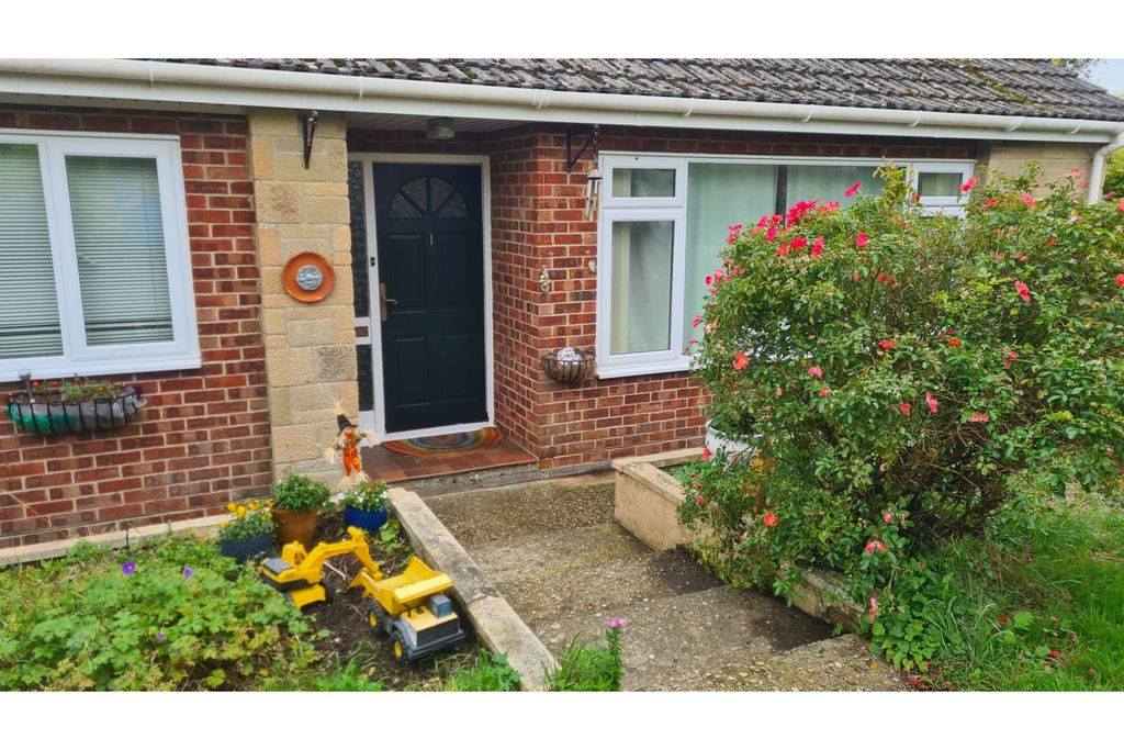 Property photo 1 of 21
