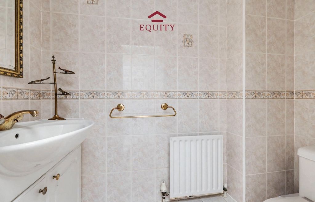 Additional image 21 of 3 bed flat for saleCulloden Road, Enfield EN2