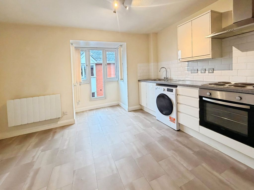 Property photo 3 of 15 Picture No. 12