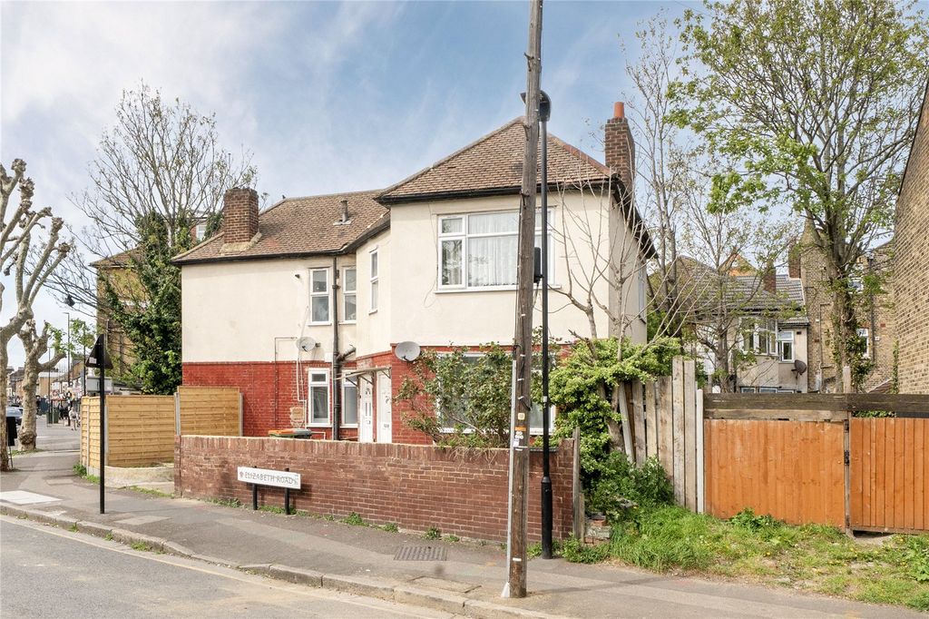 Property photo 1 of 12 External