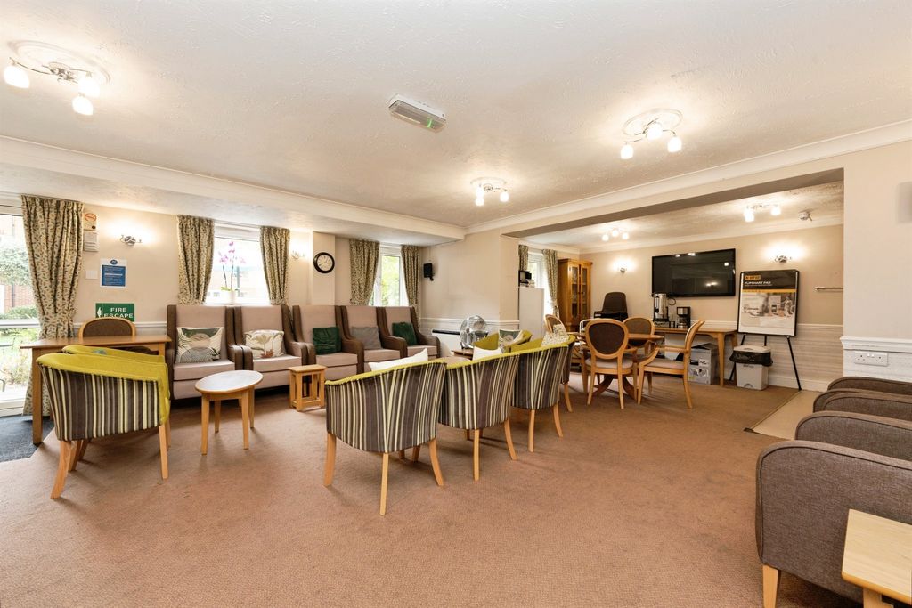 Property photo 2 of 16