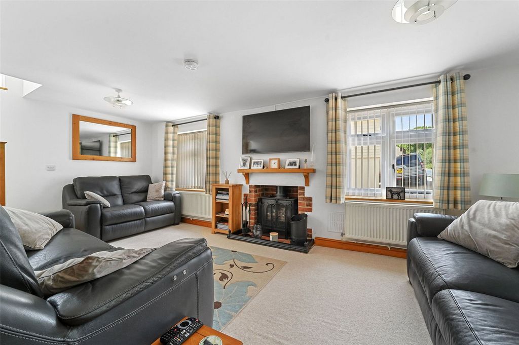 Property photo 3 of 16 Picture No. 02
