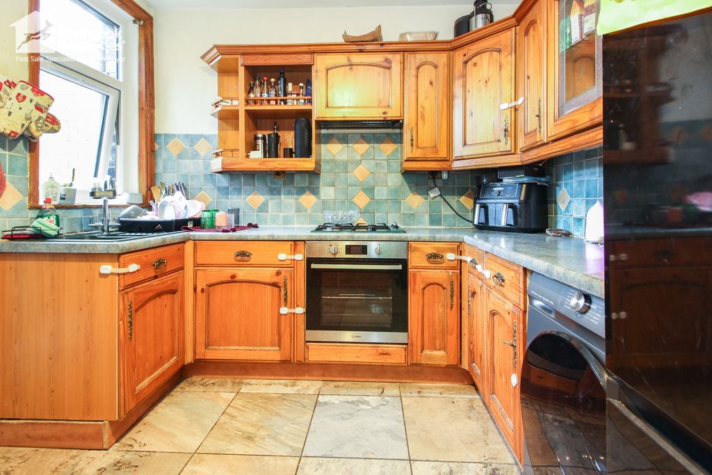 Property photo 3 of 9 Image 2