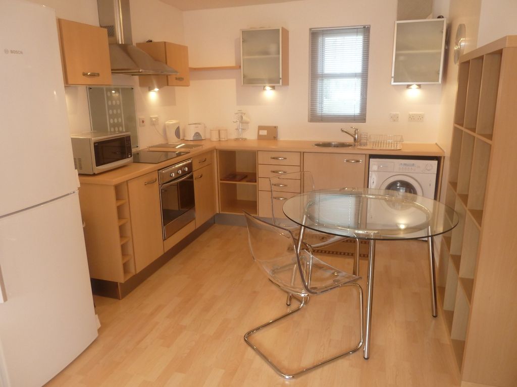 Property photo 3 of 9 Kitchen