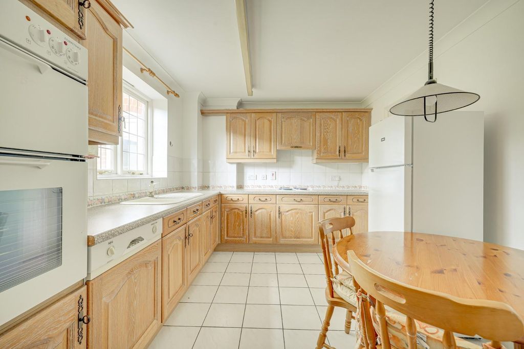 Property photo 3 of 25