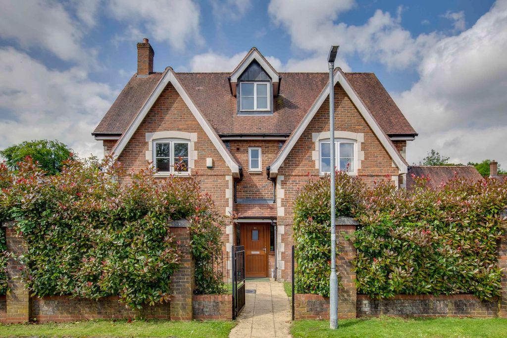 Property photo 1 of 28
