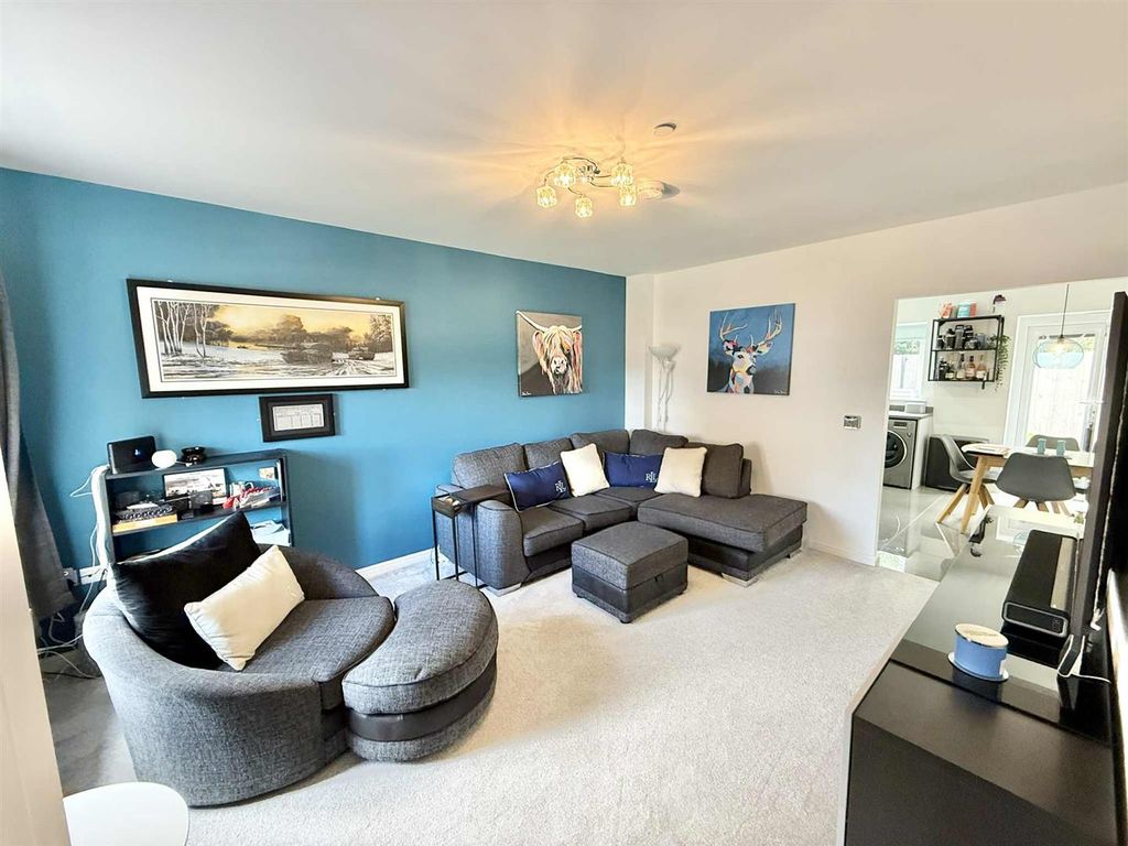 Property photo 2 of 13 Lounge-1.Jpg