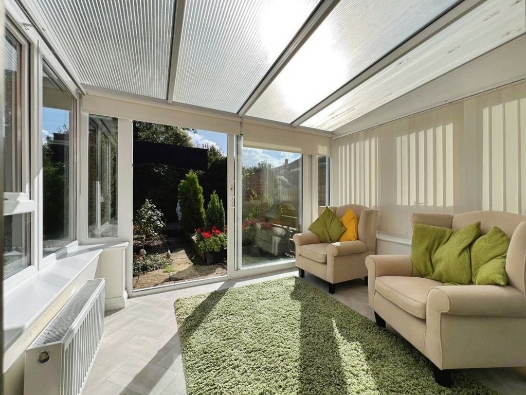 Property photo 2 of 15 Pbox-Conservatory-342160.Jpg