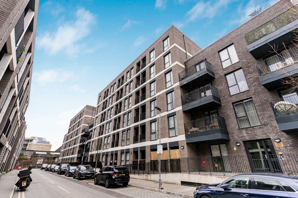 Property photo 1 of 19 Exterior