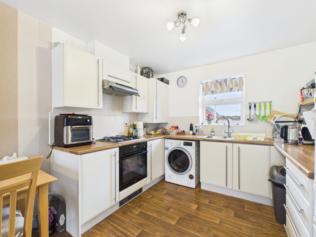 Property photo 2 of 15 Kitchen