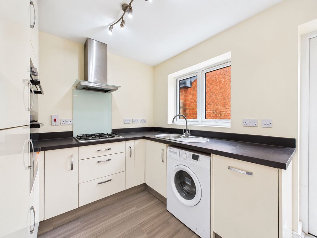 Property photo 2 of 15 Kitchen 3
