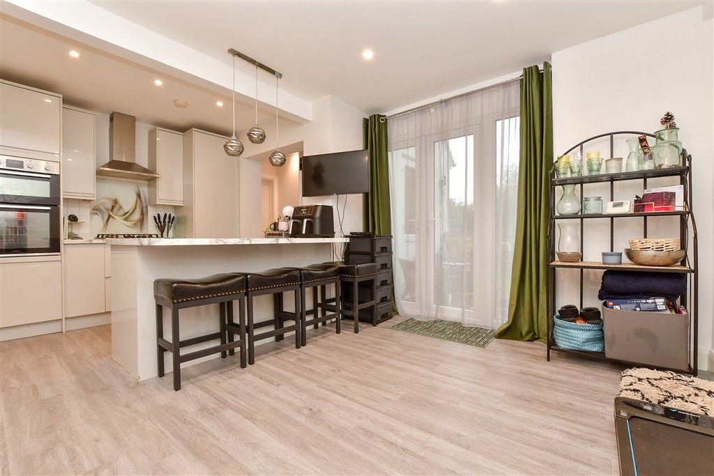 Property photo 2 of 18 Kitchen/Diner