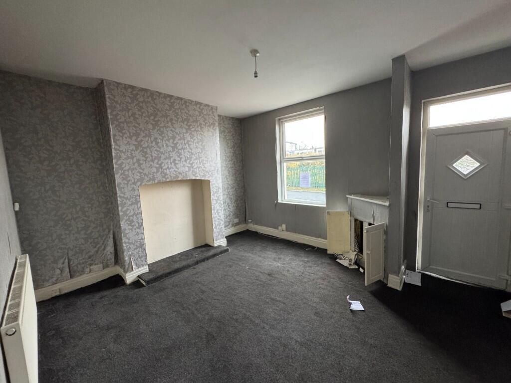 Property photo 2 of 8 Living Room