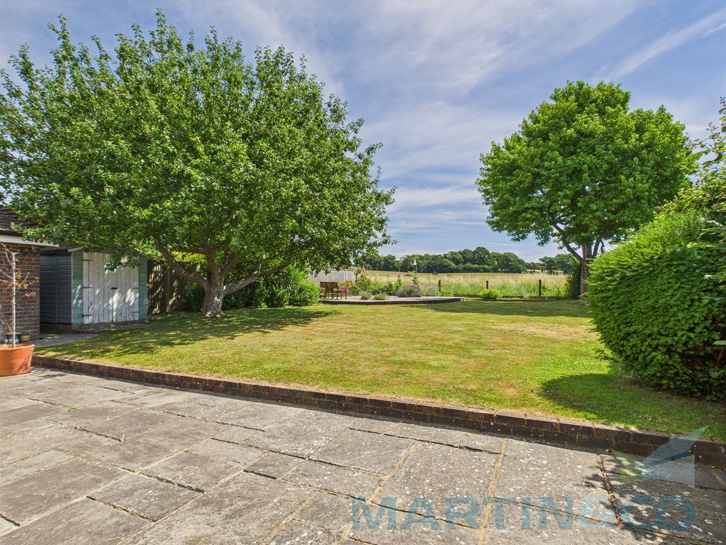 Property photo 3 of 15 Cam01059G0-Pr0283-Still015