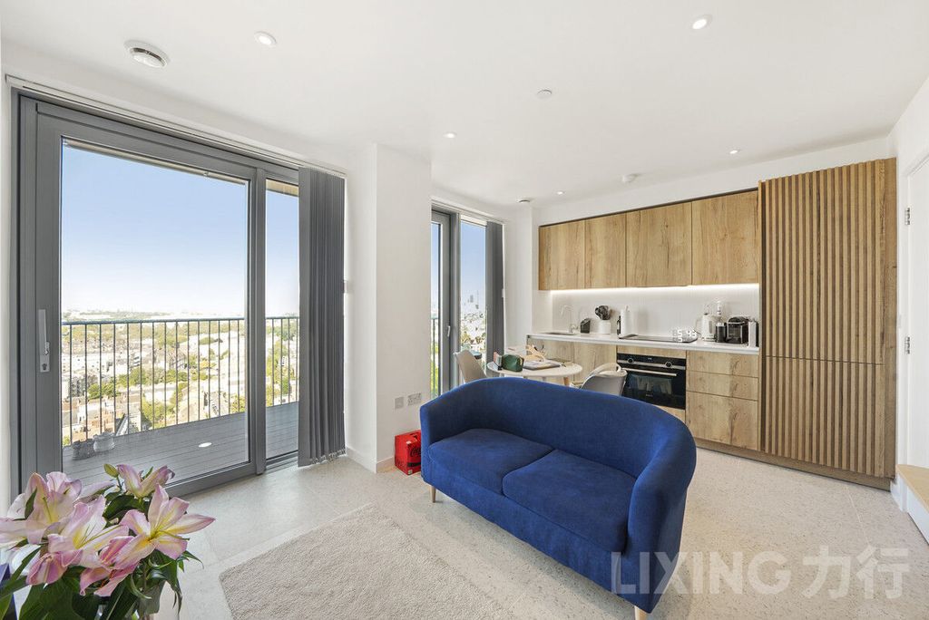 Property photo 1 of 18