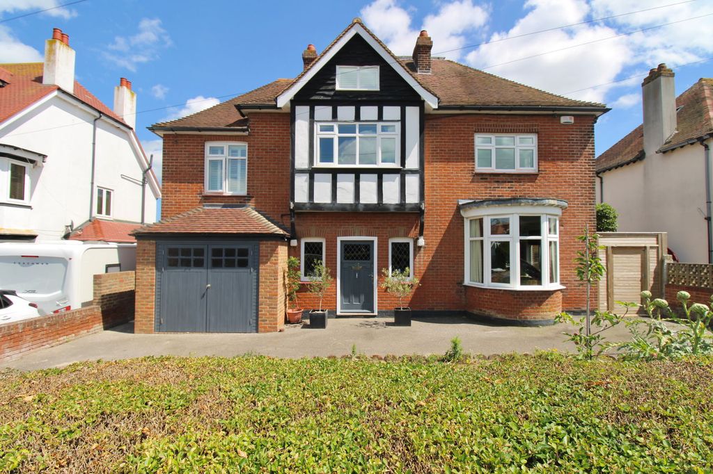 Property photo 1 of 27