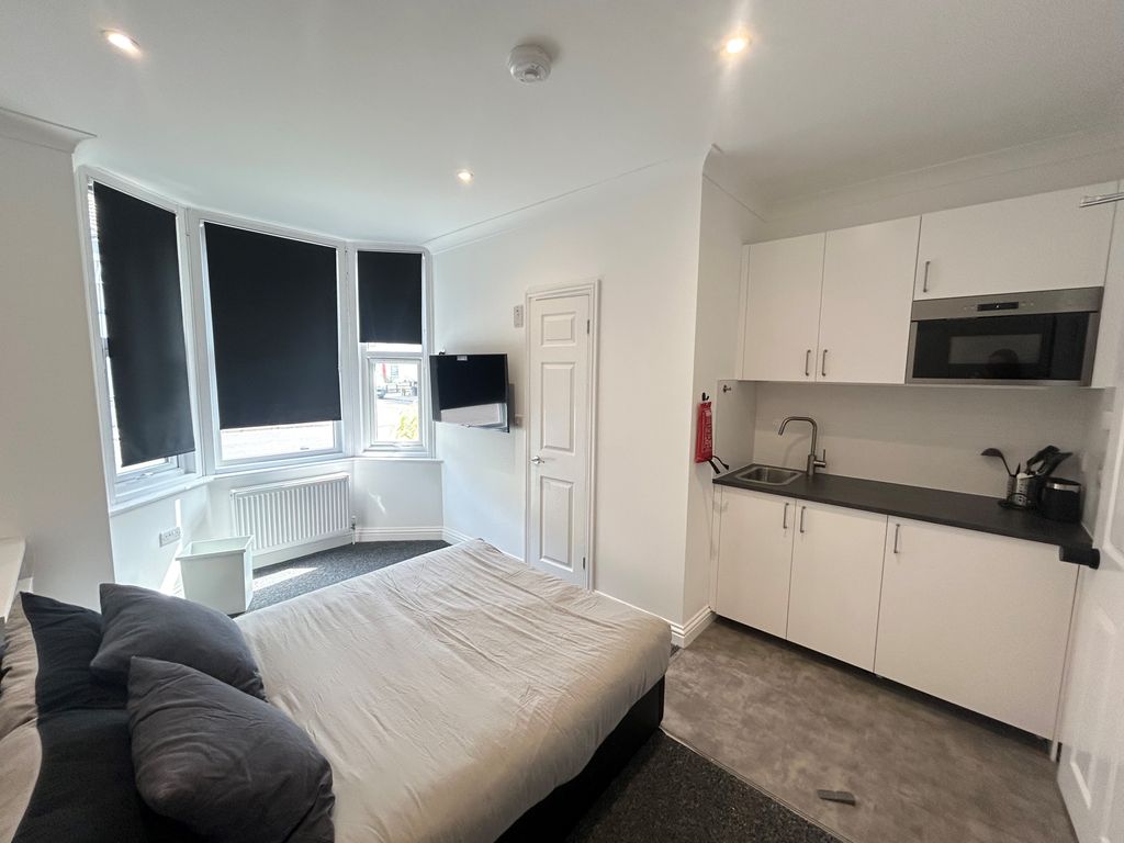 Property photo 1 of 4 Studio Room