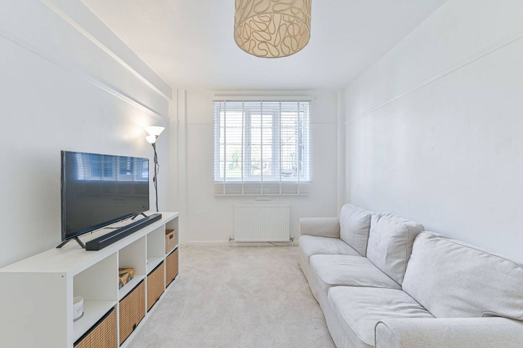 Property photo 3 of 20