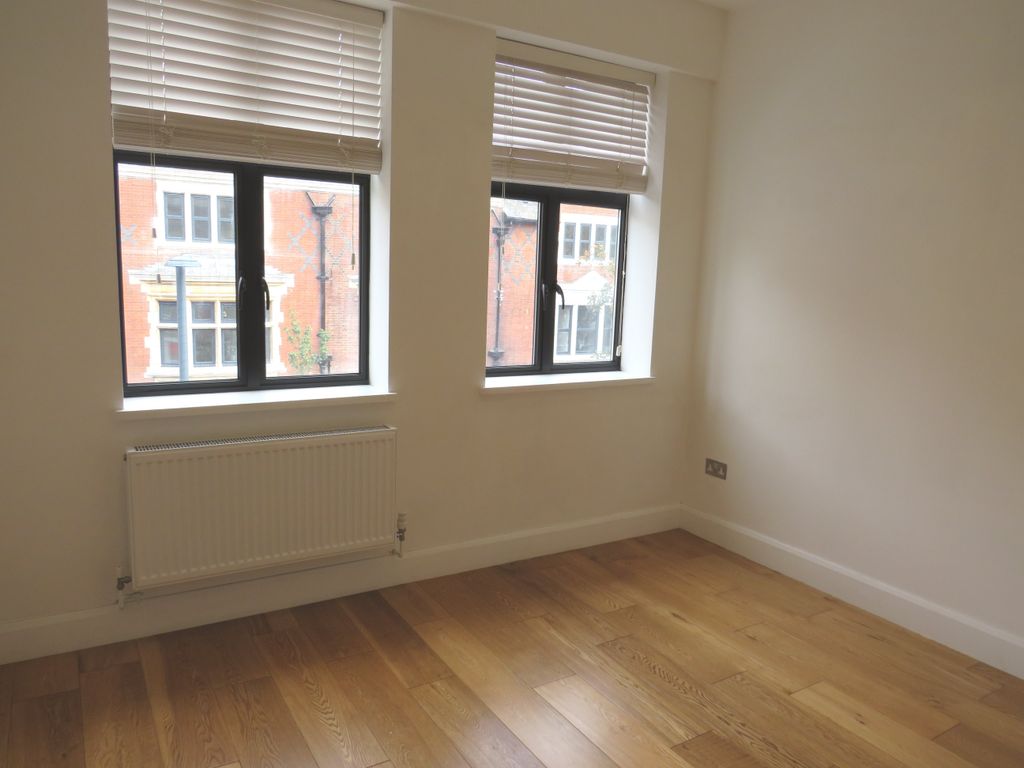 Property photo 2 of 4 Living Room