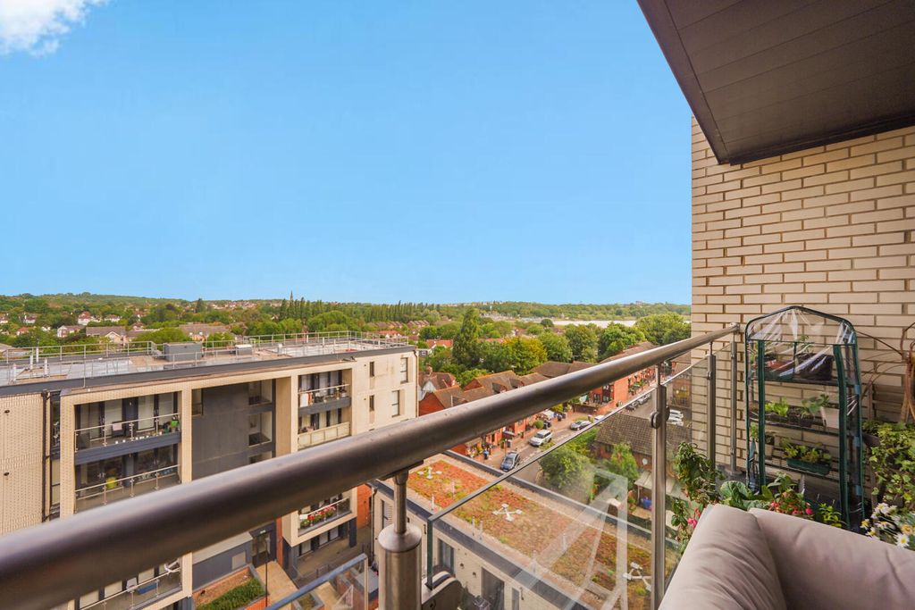 Property photo 3 of 14 Balcony