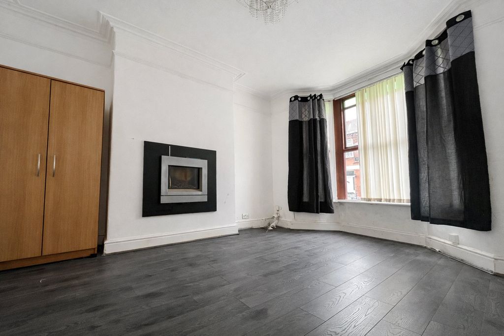 Property photo 3 of 14 Picture No. 01