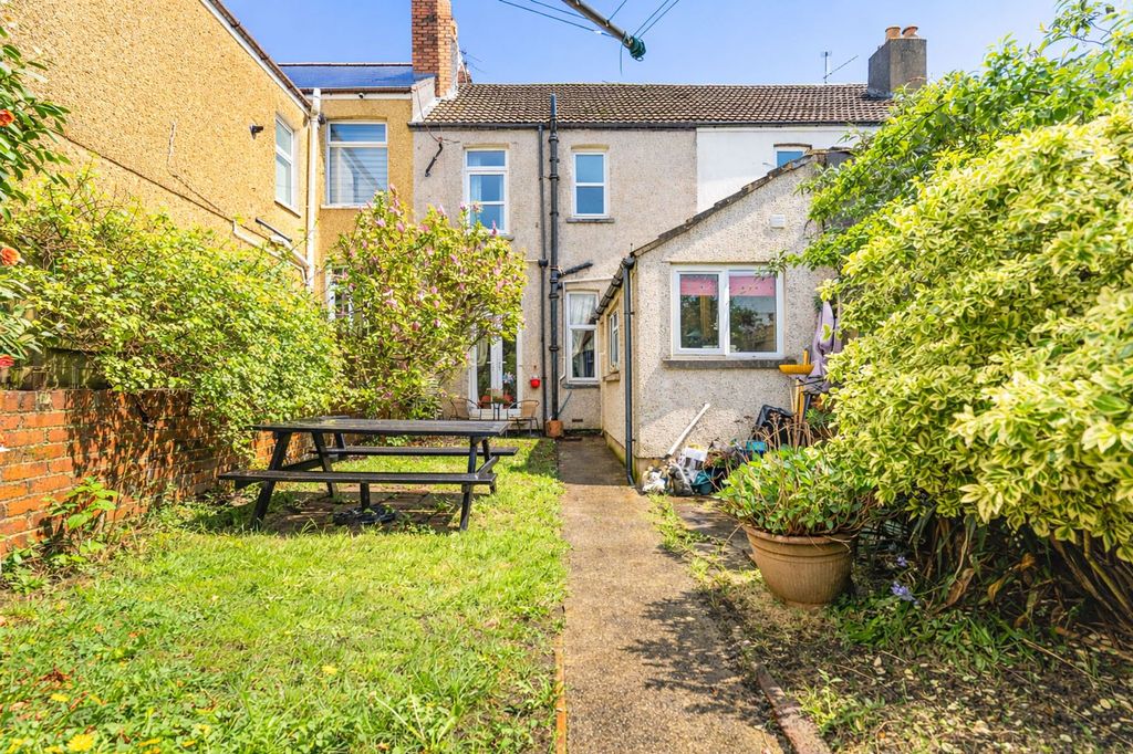 Property photo 2 of 18