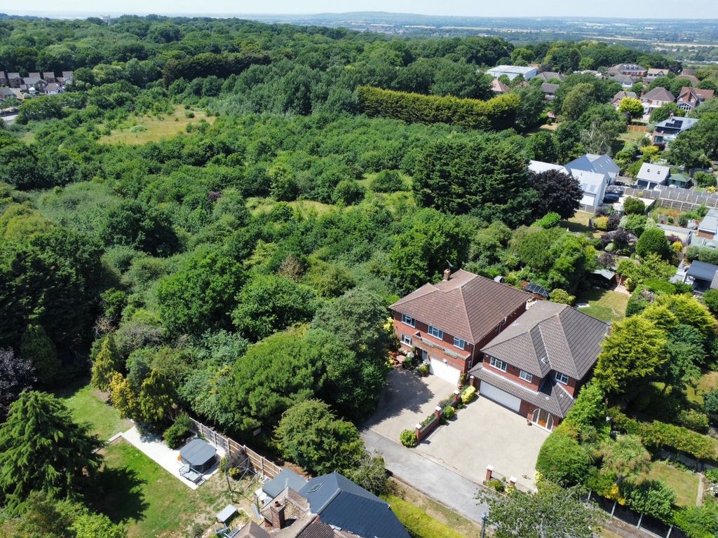 Property photo 1 of 32 4253200