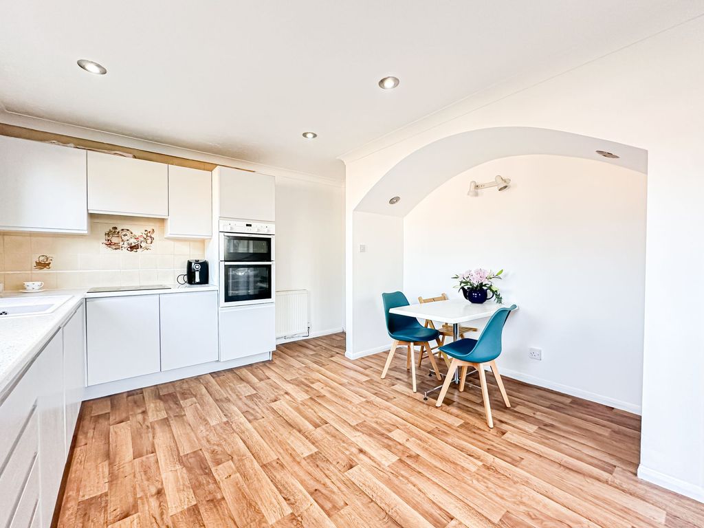 Property photo 2 of 29