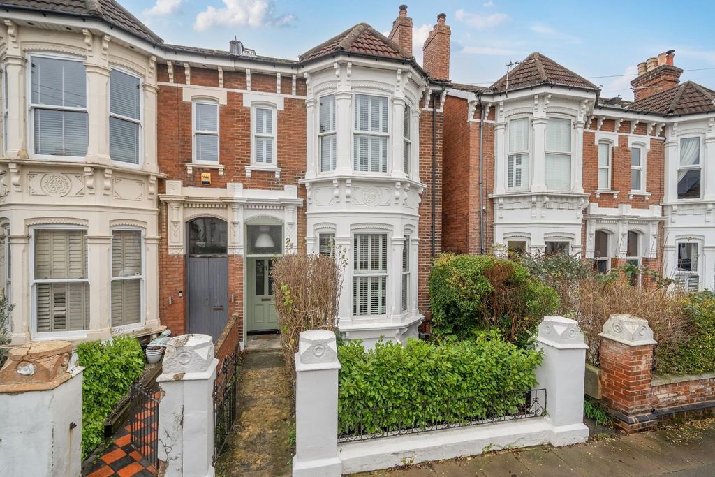 Property photo 1 of 30 1386530-20-69651255c4Ead.Jpg