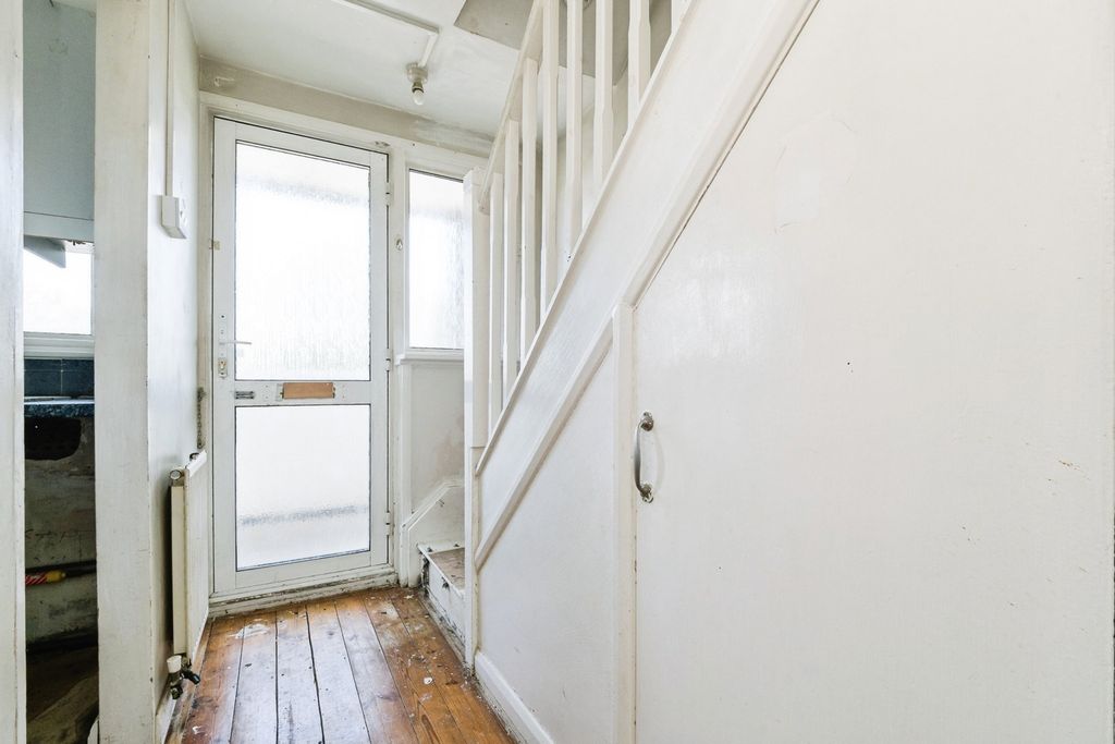 Property photo 3 of 13 Pbox-Img.Jpg