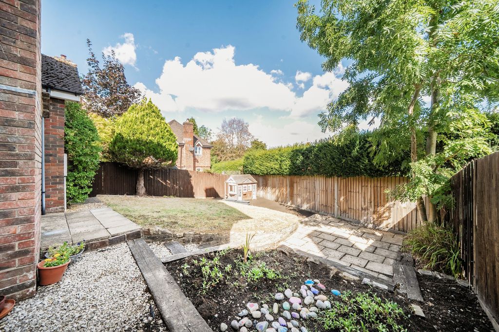 Property photo 3 of 16 Garden