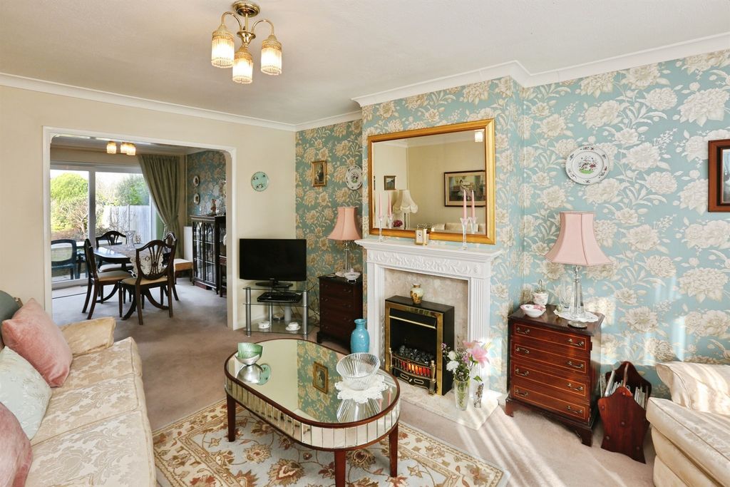 Property photo 3 of 17
